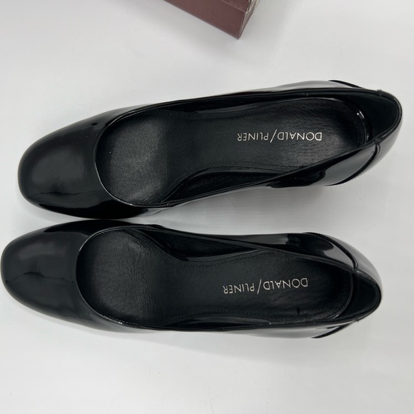 Two pairs of Donald/Pliner leather heels - Picture 6 of 10